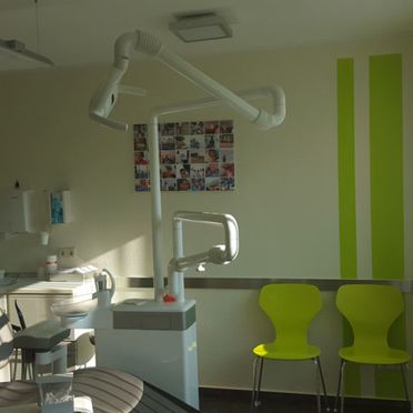 Zahnarztpraxis Henk van der Velde - Behandlung