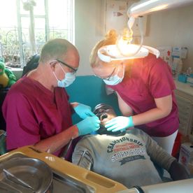 Zahnarzt ohne Grenzen - Auslandeinsatz - im Einsatz